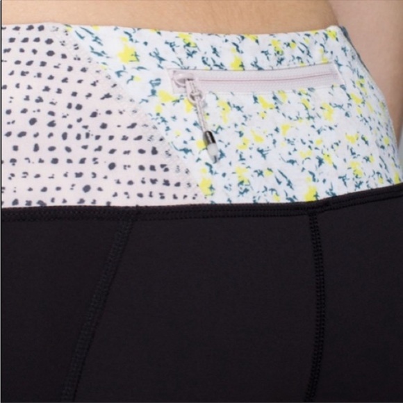 Lululemon Run Inspire Crop II Fresh Fleur Neutral - Picture 5 of 15